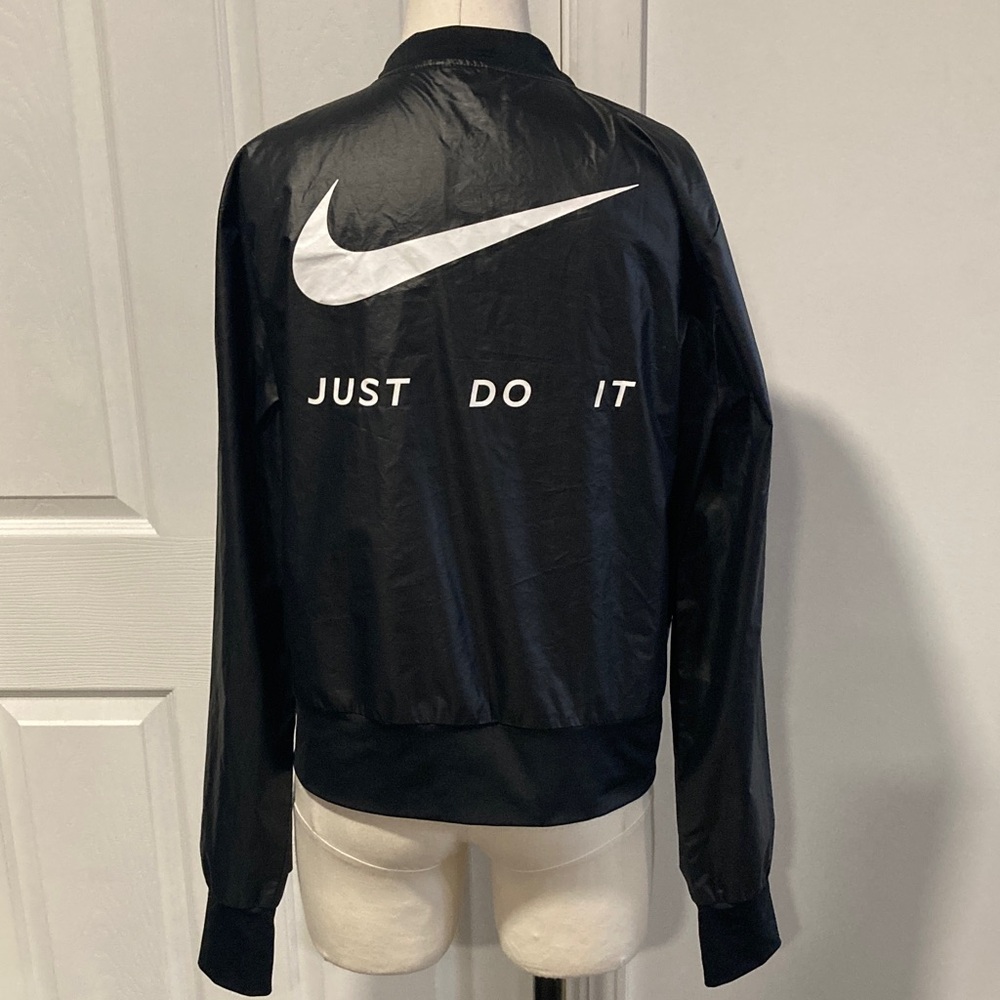 Nike Swoosh Just Do It running jacket L